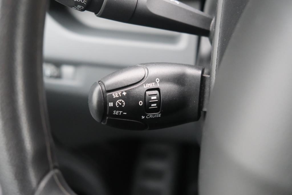 Peugeot e-Expert 75 kWh 136pk Standard Premium SOH 92.9% | 3 Zits | Navi | App-Connect | Airco | Cruise | PDC | Trekhaak afbeelding 15