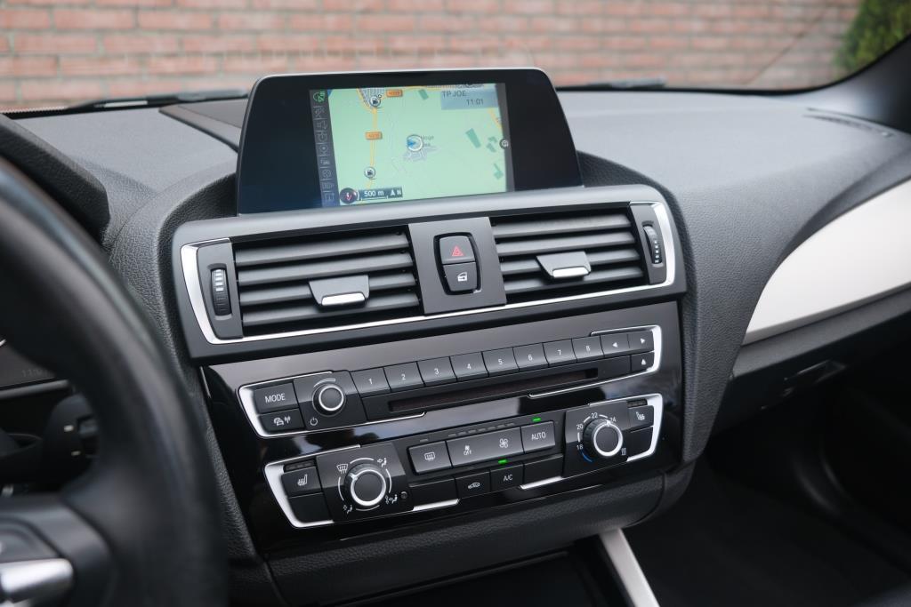 BMW 2 Serie 220i 184pk Cabrio Business | Navi | Climate | Cruise | Stoelverwarming | Leder | PDC afbeelding 11