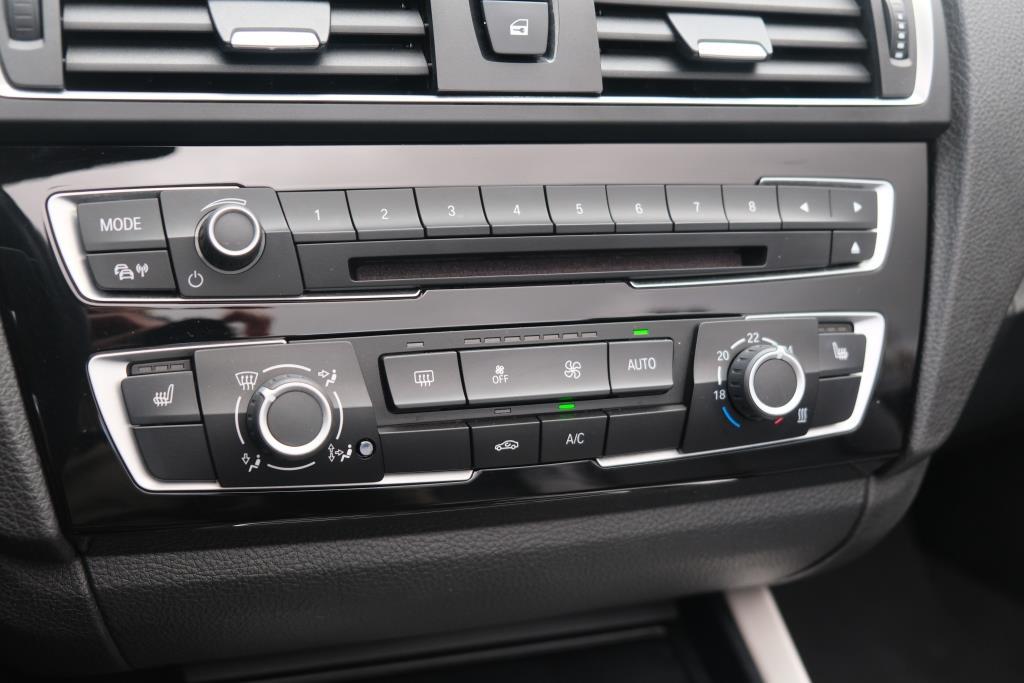 BMW 2 Serie 220i 184pk Cabrio Business | Navi | Climate | Cruise | Stoelverwarming | Leder | PDC afbeelding 15