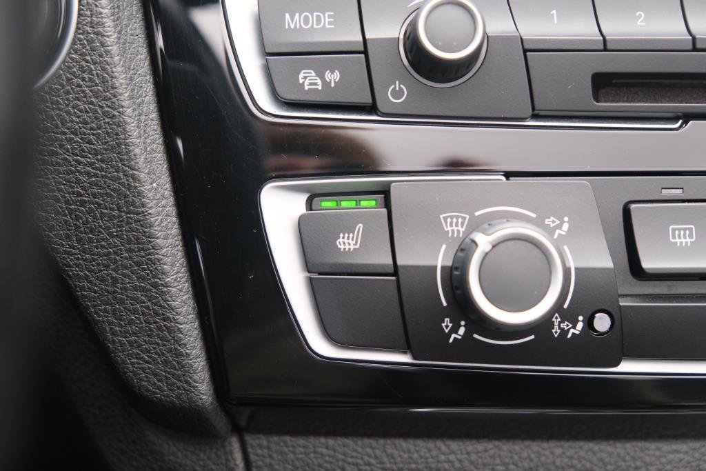 BMW 2 Serie 220i 184pk Cabrio Business | Navi | Climate | Cruise | Stoelverwarming | Leder | PDC afbeelding 16