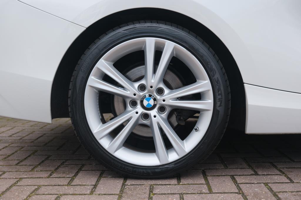 BMW 2 Serie 220i 184pk Cabrio Business | Navi | Climate | Cruise | Stoelverwarming | Leder | PDC afbeelding 26