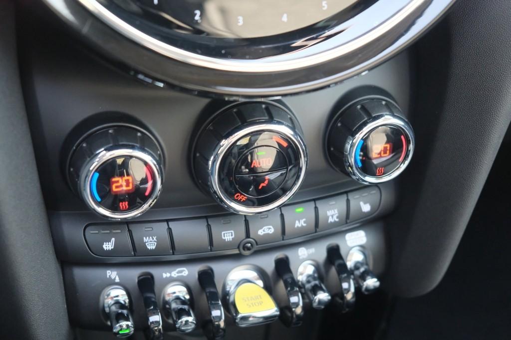 MINI Electric Cooper S 184pk 32 kWh Camden Edition | Navi | Climate | Panoramadak | Harman/kardon | Camera | Keyless | PDC afbeelding 18