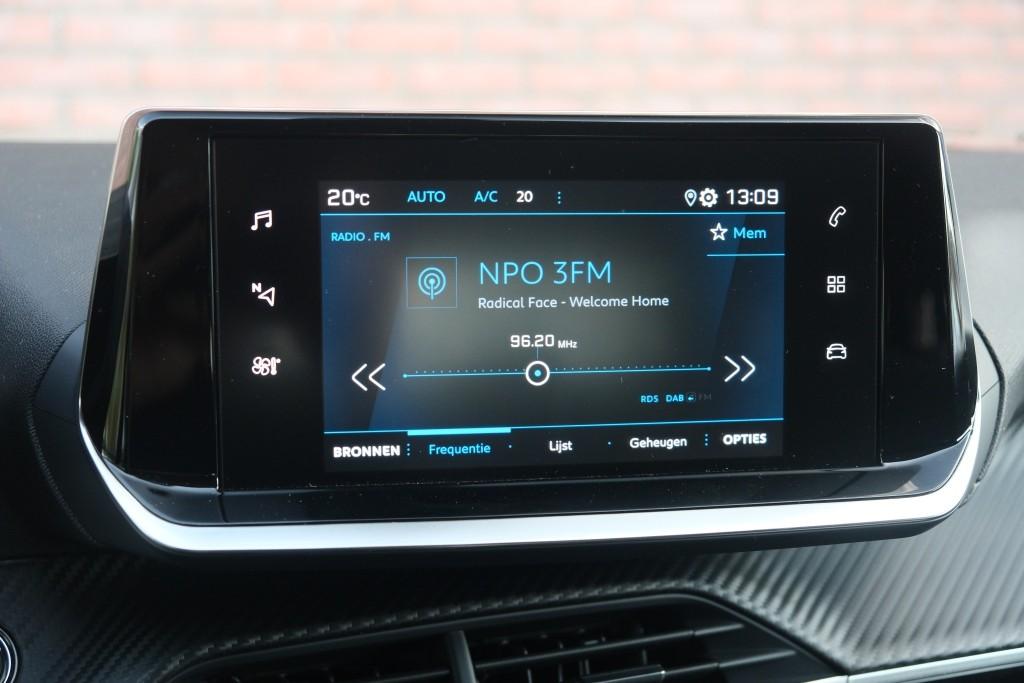Peugeot 208 1.2 PureTech 100pk Allure Pack | App Connect | Adaptive Cruise | Climate | Keyless | Camera | Stoelverwarming afbeelding 12