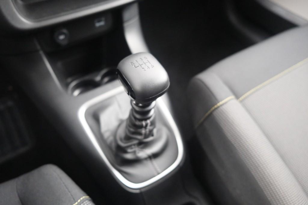 Citroën C3 1.2 PureTech 110pk Max | App Connect | Climate | Cruise | Full LED | DAB | PDC afbeelding 17