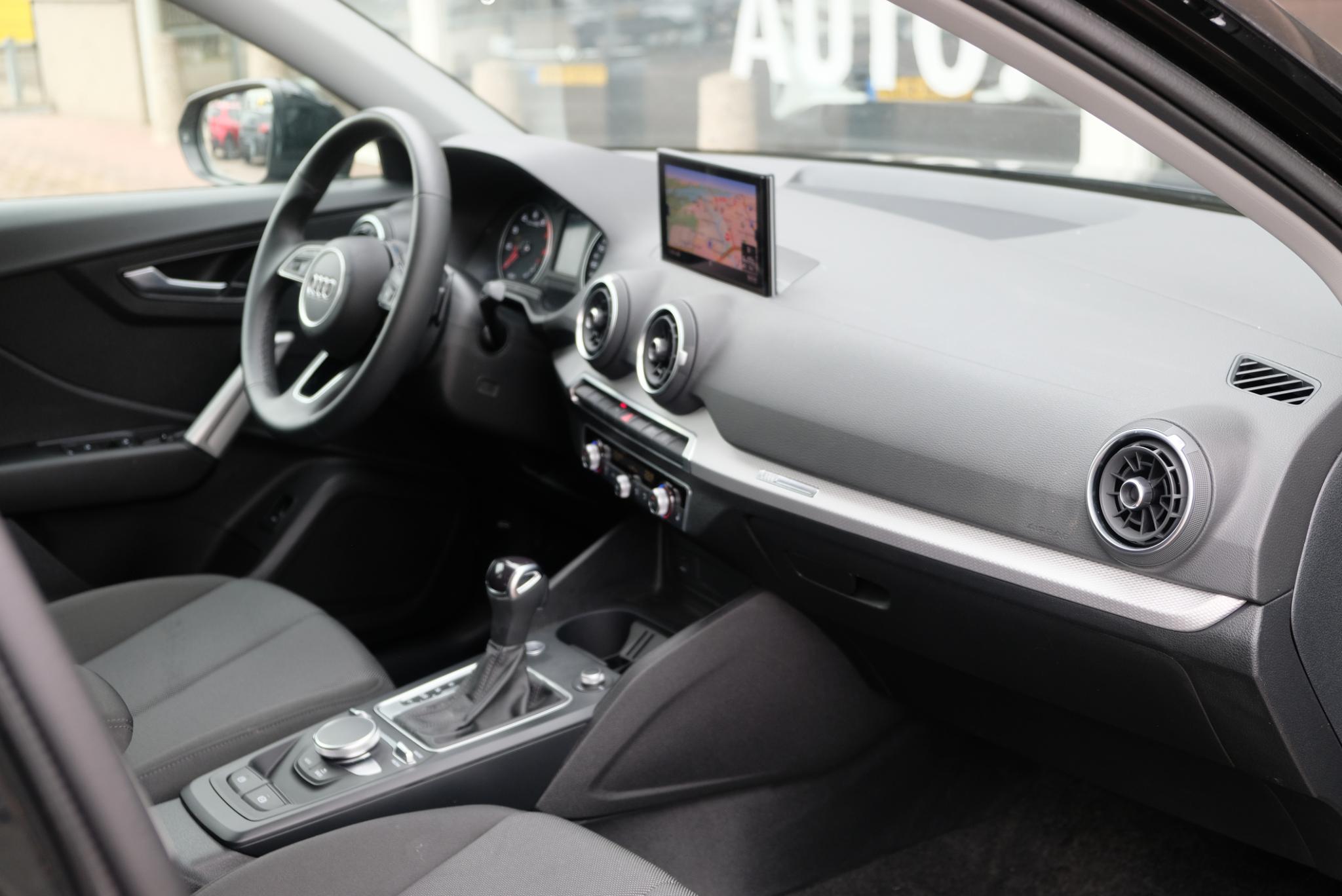 Audi Q2 35 TFSi 150pk S-Tronic S Edition | S Line | Navi | App Connect | Climate | Keyless | Elektrische Achterklep | Stoelverwarming | Camera | PDC afbeelding 8