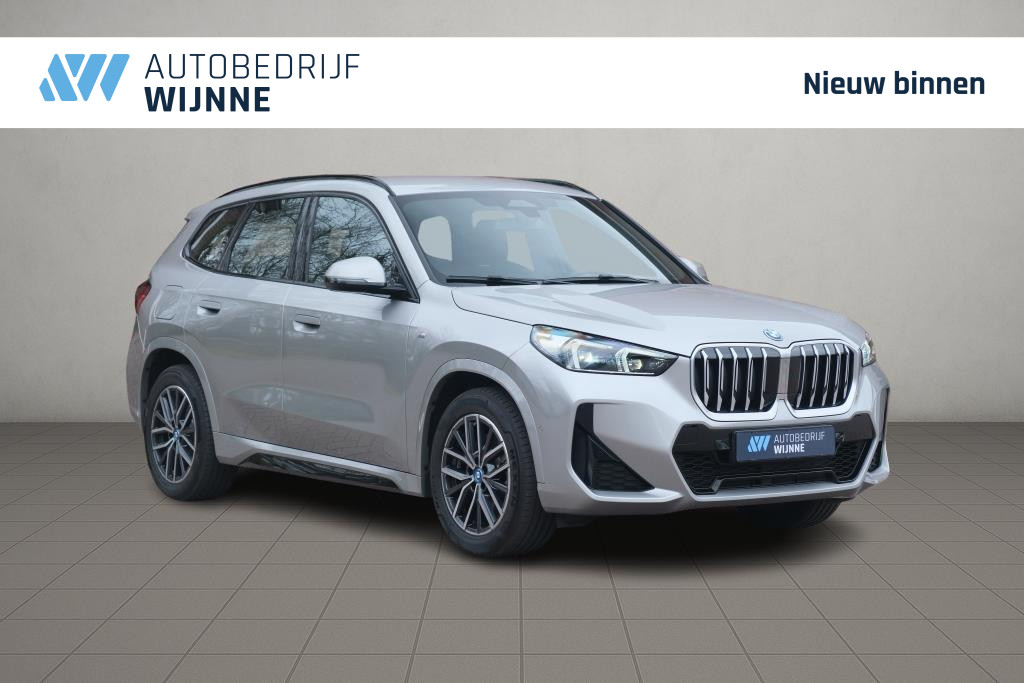 BMW X1 xDrive25e 245pk Aut. M Sport | Navi | Climate | Keyless | Camera | Alcatara | Elektrische Achterklep | Stoelverwarming | PDC afbeelding 1