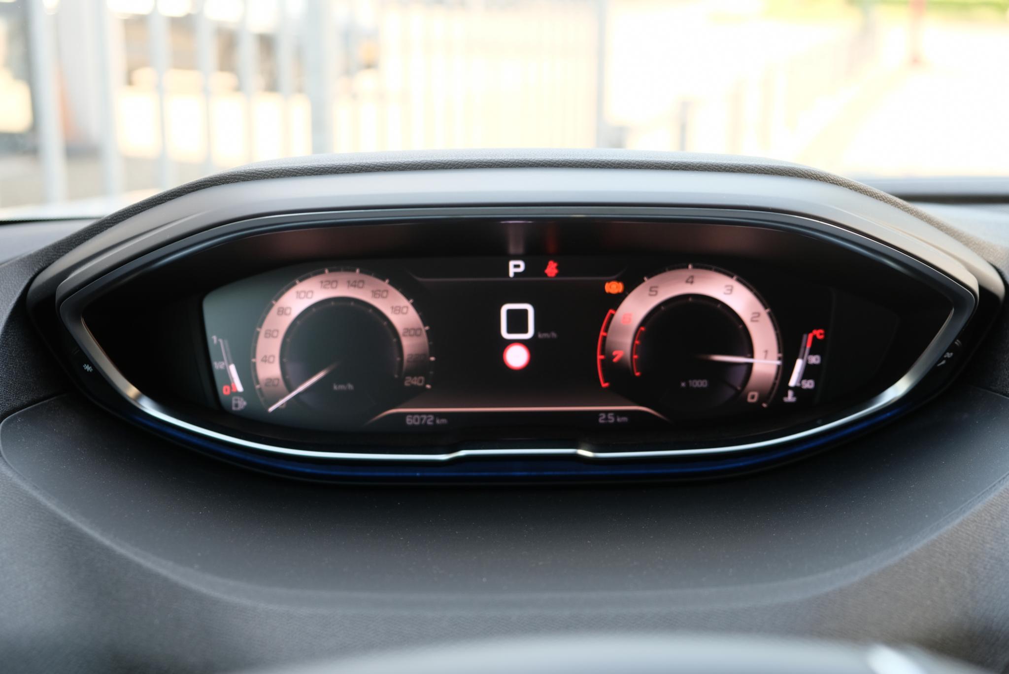 Peugeot 3008 1.2 PureTech 130pk EAT8 GT | Black Pack | Navi | App Connect | Adaptive Cruise | Keyless | Elektrische Achterklep afbeelding 23