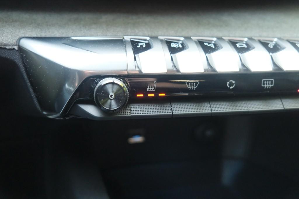 Peugeot 5008 1.2 PureTech 130pk EAT8 GT | Black Pack | Navi | App Connect | Adaptive Cruise | Keyless | Elektrische Achterklep afbeelding 20