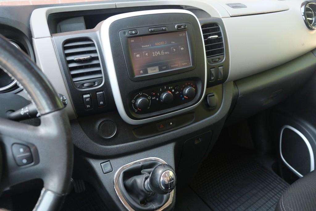 Renault Trafic 1.6 dCi 120pk T29 L2H1 Dubbel Cabine Comfort | Rolstoellift | Marge Bus | Airco | Cruise | PDC | Trekhaak afbeelding 9