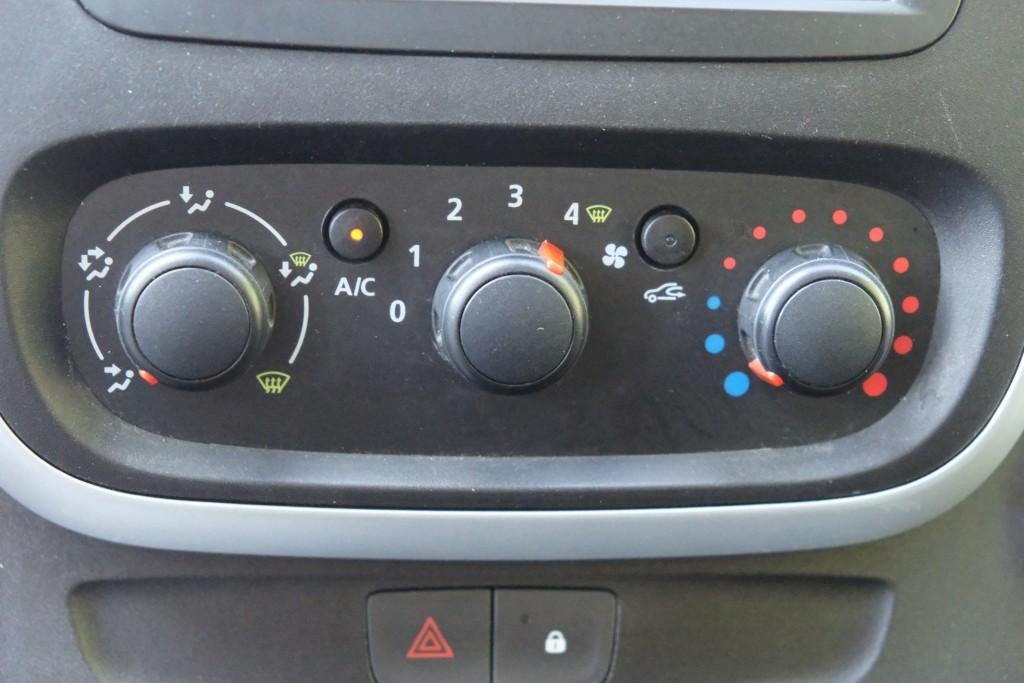 Renault Trafic 1.6 dCi 120pk T29 L2H1 Dubbel Cabine Comfort | Rolstoellift | Marge Bus | Airco | Cruise | PDC | Trekhaak afbeelding 11