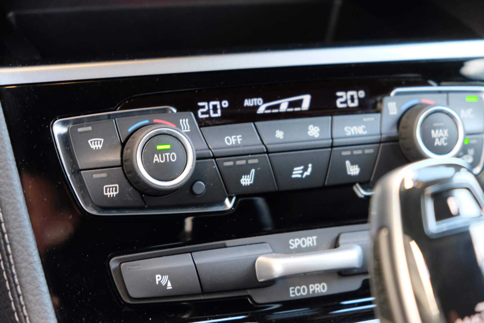 BMW 2 Serie 220i 192pk Aut. Active Tourer M Sport | Navi | Full LED | Panoramadak | Head-up Display | Camera | Climate afbeelding 17