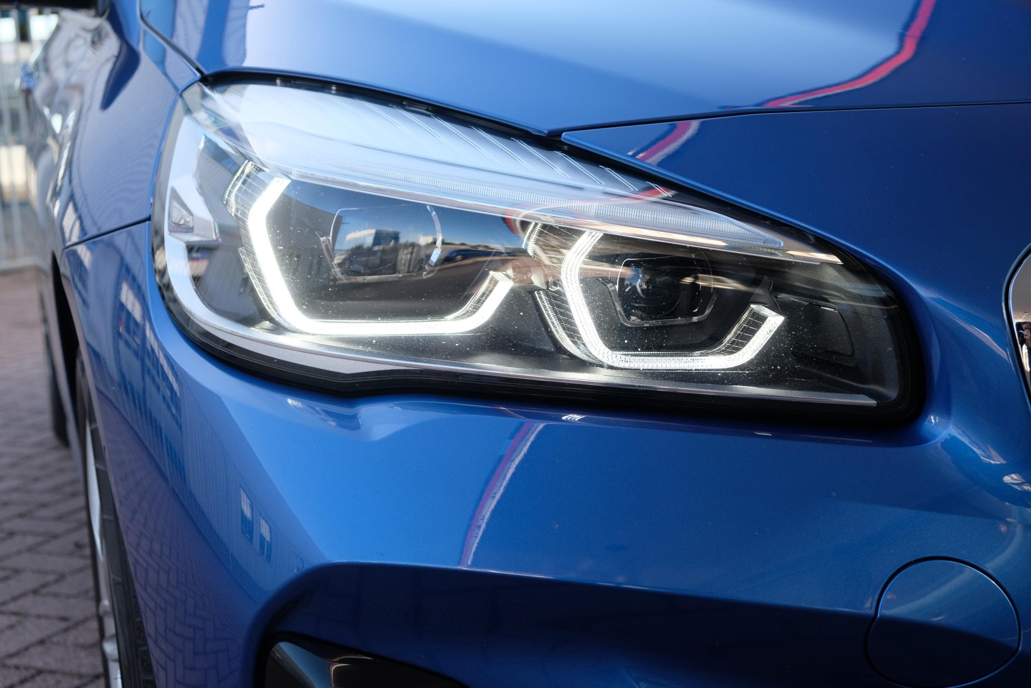 BMW 2 Serie 220i 192pk Aut. Active Tourer M Sport | Navi | Full LED | Panoramadak | Head-up Display | Camera | Climate afbeelding 21