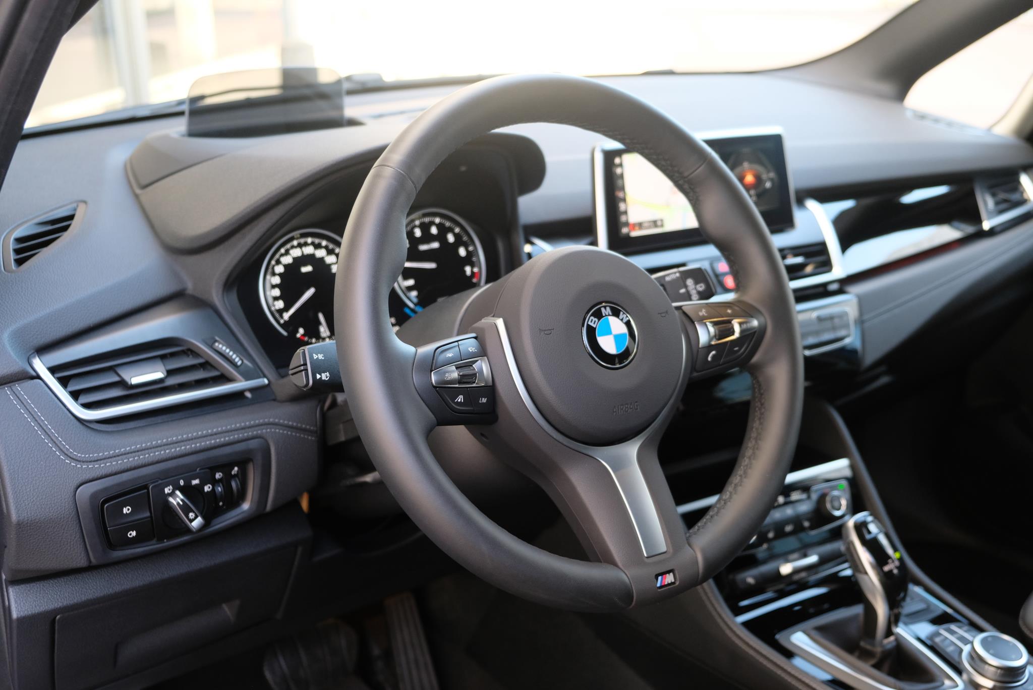 BMW 2 Serie 220i 192pk Aut. Active Tourer M Sport | Navi | Full LED | Panoramadak | Head-up Display | Camera | Climate afbeelding 22