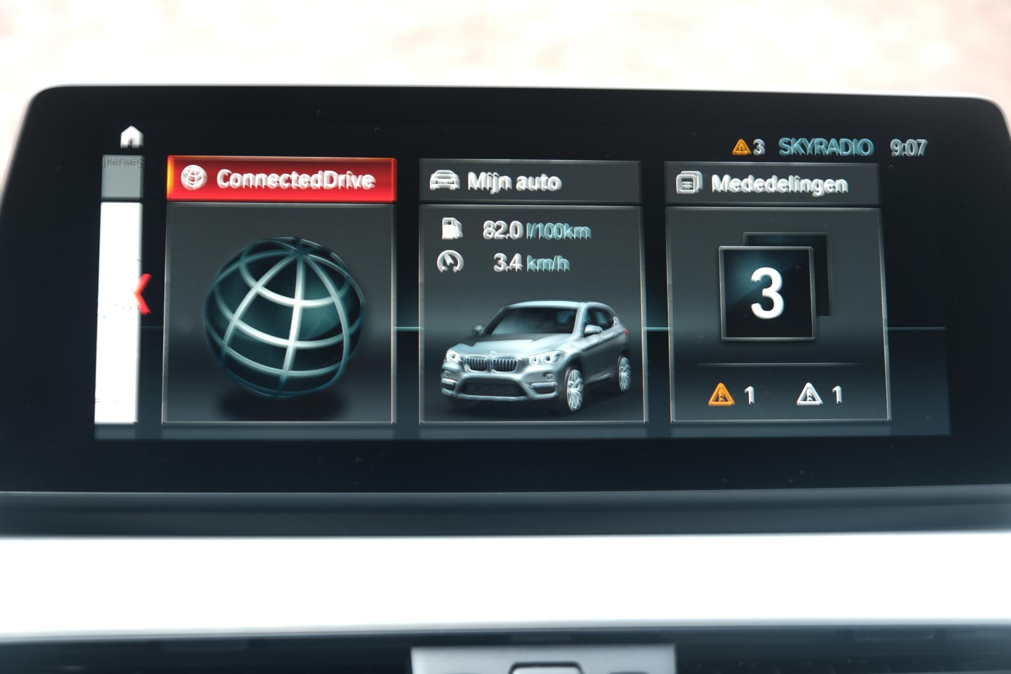 BMW X1 sDrive18i 140pk Aut. High Executive | Navi | Climate | Leder | Head-up Display | Elektrische Achterklep | Stoelverwarming | PDC afbeelding 14