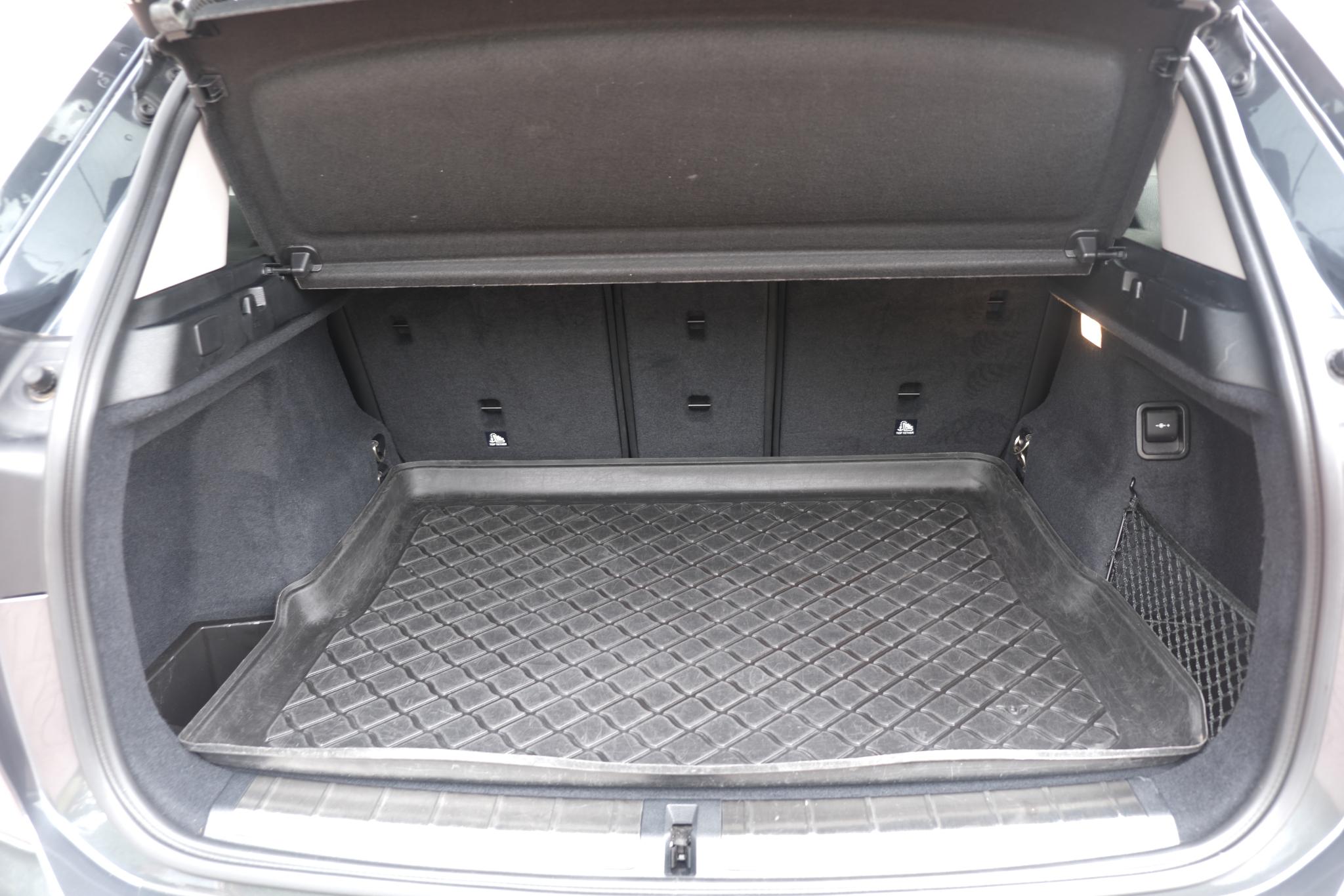 BMW X1 sDrive18i 140pk Aut. High Executive | Navi | Climate | Leder | Head-up Display | Elektrische Achterklep | Stoelverwarming | PDC afbeelding 20