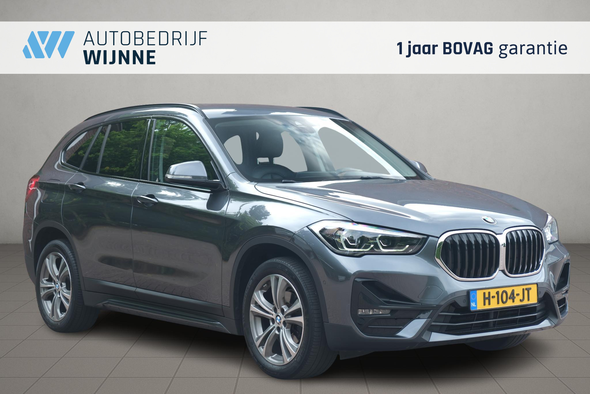 BMW X1 sDrive18i 140pk Aut. High Executive | Navi | Climate | Leder | Head-up Display | Elektrische Achterklep | Stoelverwarming | PDC afbeelding 1