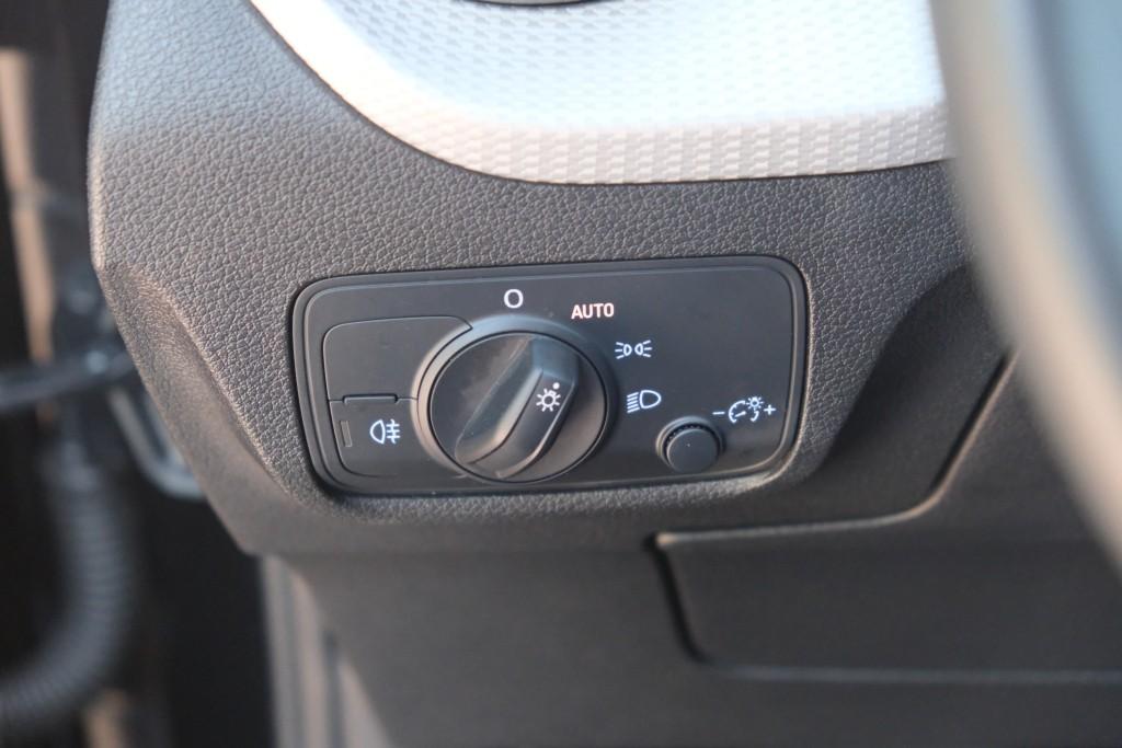 Audi Q2 35 TFSi 150pk S-Tronic S Edition | S Line | Navi | App Connect | Climate | Keyless | Elektrische Achterklep | Stoelverwarming | Camera | PDC afbeelding 29