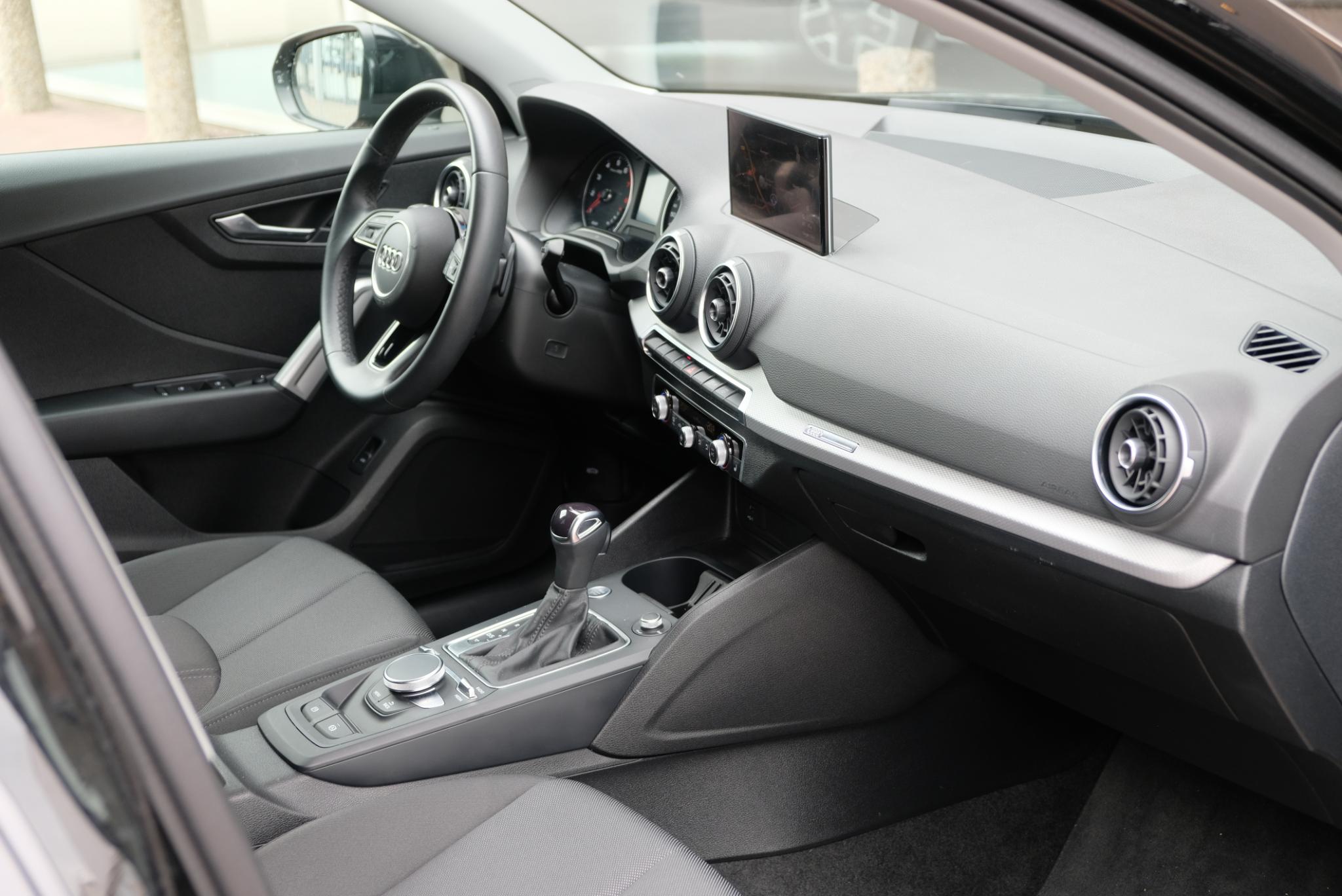 Audi Q2 35 TFSi 150pk S-Tronic S Edition | S Line | Navi | App Connect | Climate | Keyless | Elektrische Achterklep | Stoelverwarming | Camera | PDC afbeelding 9