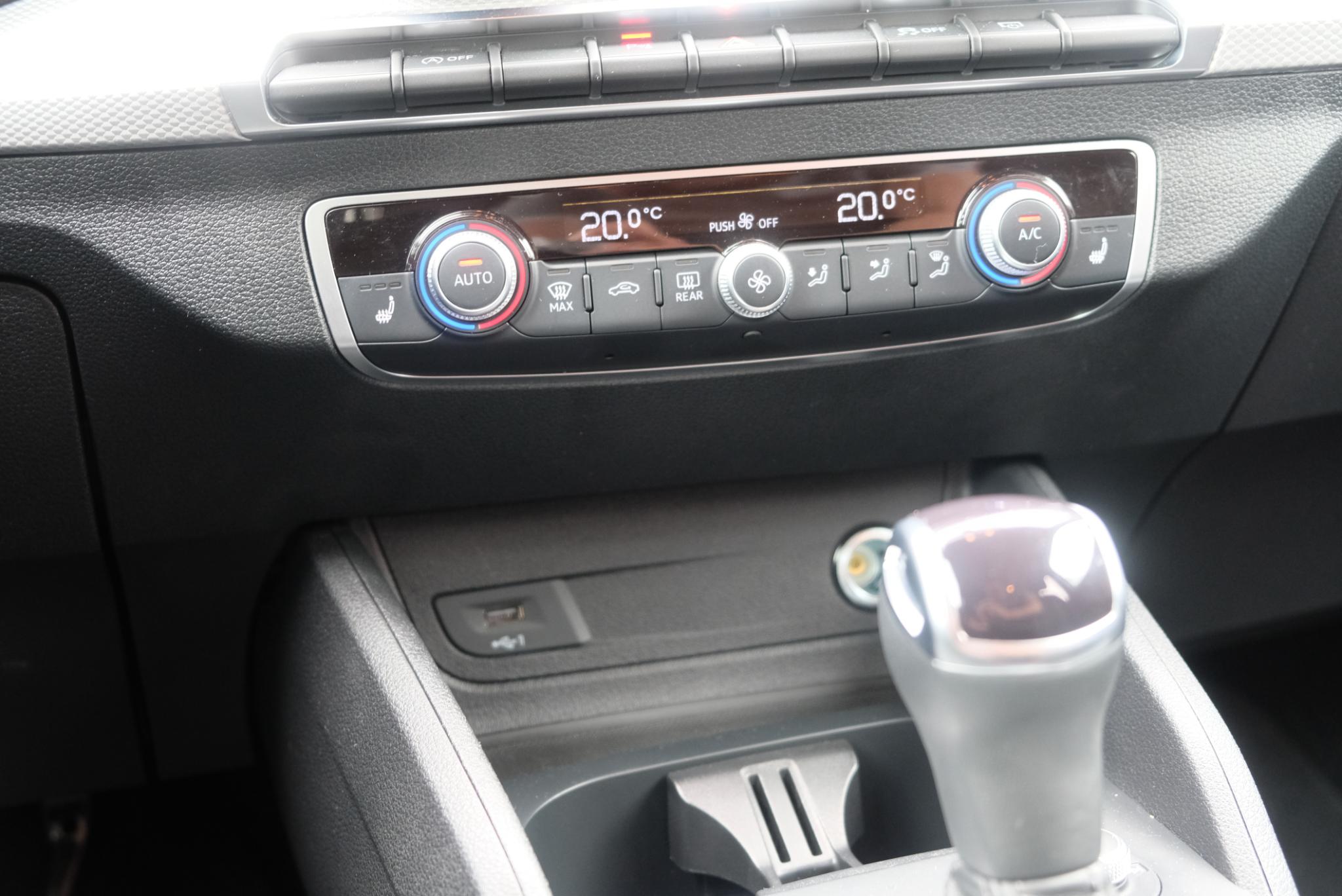 Audi Q2 35 TFSi 150pk S-Tronic S Edition | S Line | Navi | App Connect | Climate | Keyless | Elektrische Achterklep | Stoelverwarming | Camera | PDC afbeelding 14