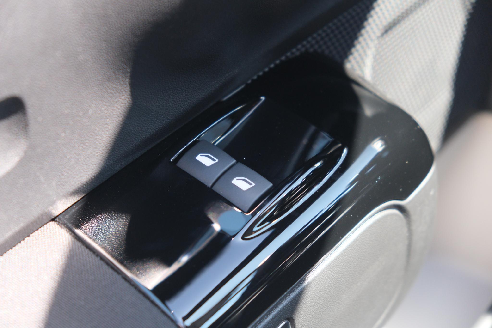 Citroën C3 1.2 PureTech 110pk Max | App Connect | Climate | Cruise | Full LED | DAB | PDC afbeelding 17
