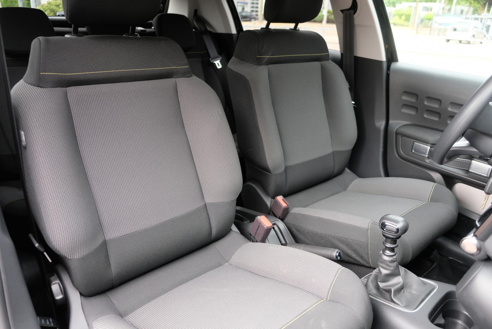 Citroën C3 1.2 PureTech 110pk Max | App Connect | Climate | Cruise | Full LED | DAB | PDC afbeelding 9