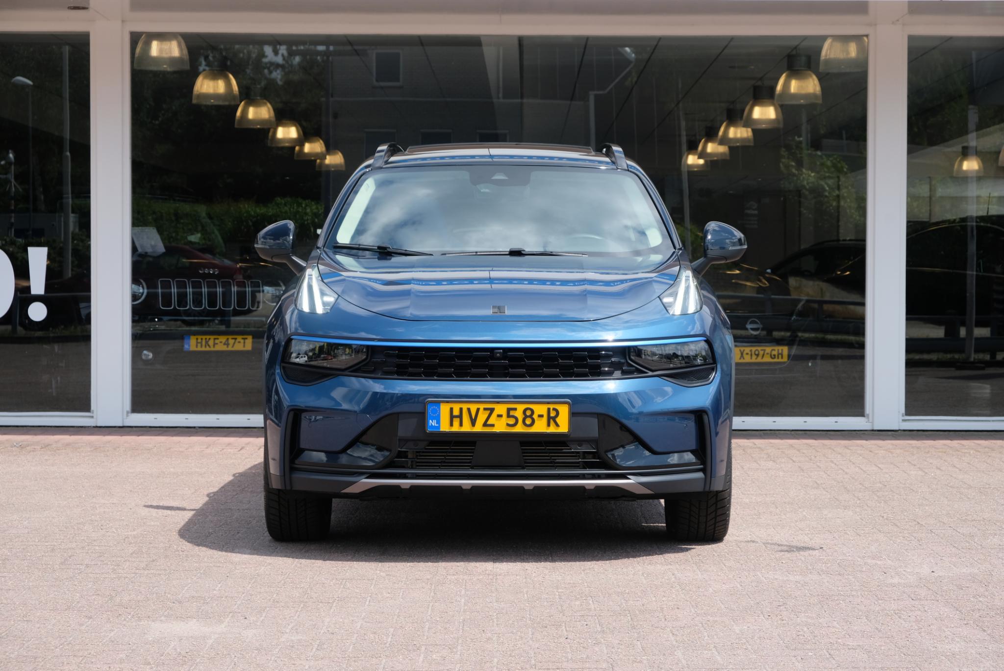 Lynk & Co 01 1.5 Plug-in Hybrid 261pk Aut. | 6,6 kWh OBC | Navi | Adaptive Cruise | 360° Camera | Panoramadak | Infinity Audio afbeelding 3