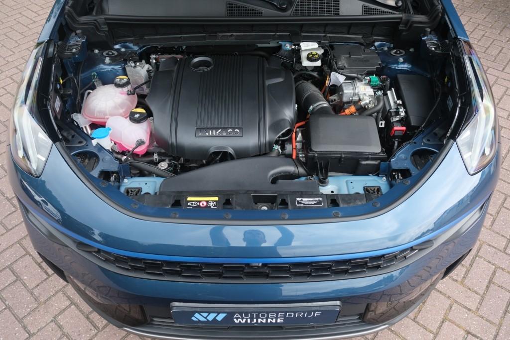 Lynk & Co 01 1.5 Plug-in Hybrid 261pk Aut. | 6,6 kWh OBC | Navi | Adaptive Cruise | 360° Camera | Panoramadak | Infinity Audio afbeelding 16