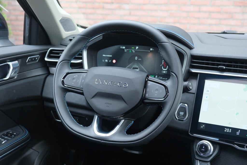 Lynk & Co 01 1.5 Plug-in Hybrid 261pk Aut. | 6,6 kWh OBC | Navi | Adaptive Cruise | 360° Camera | Panoramadak | Infinity Audio afbeelding 19