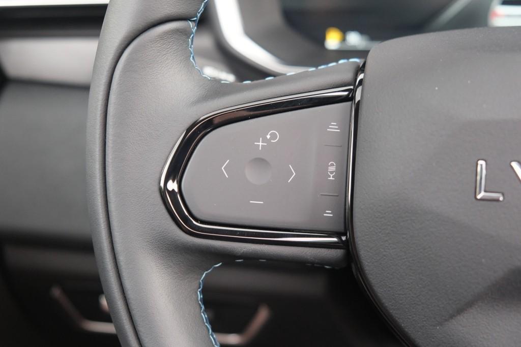 Lynk & Co 01 1.5 Plug-in Hybrid 261pk Aut. | 6,6 kWh OBC | Navi | Adaptive Cruise | 360° Camera | Panoramadak | Infinity Audio afbeelding 27