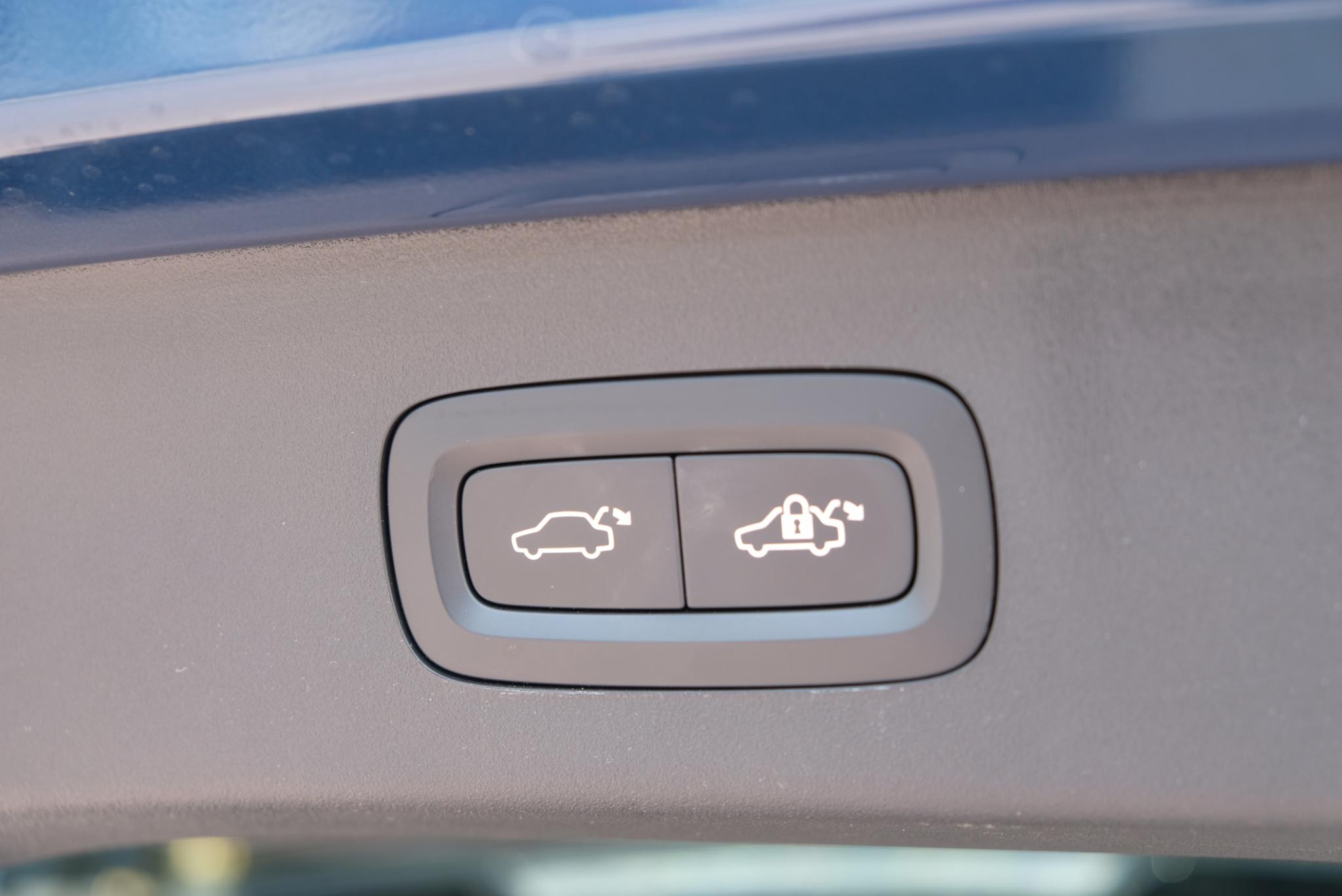 Lynk & Co 01 1.5 Plug-in Hybrid 261pk Aut. | 6,6 kWh OBC | Navi | Adaptive Cruise | 360° Camera | Panoramadak | Infinity Audio afbeelding 30