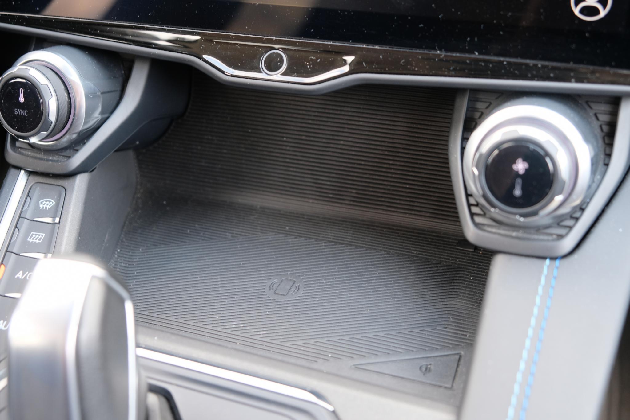 Lynk & Co 01 1.5 Plug-in Hybrid 261pk Aut. | 6,6 kWh OBC | Navi | Adaptive Cruise | 360° Camera | Panoramadak | Infinity Audio afbeelding 32