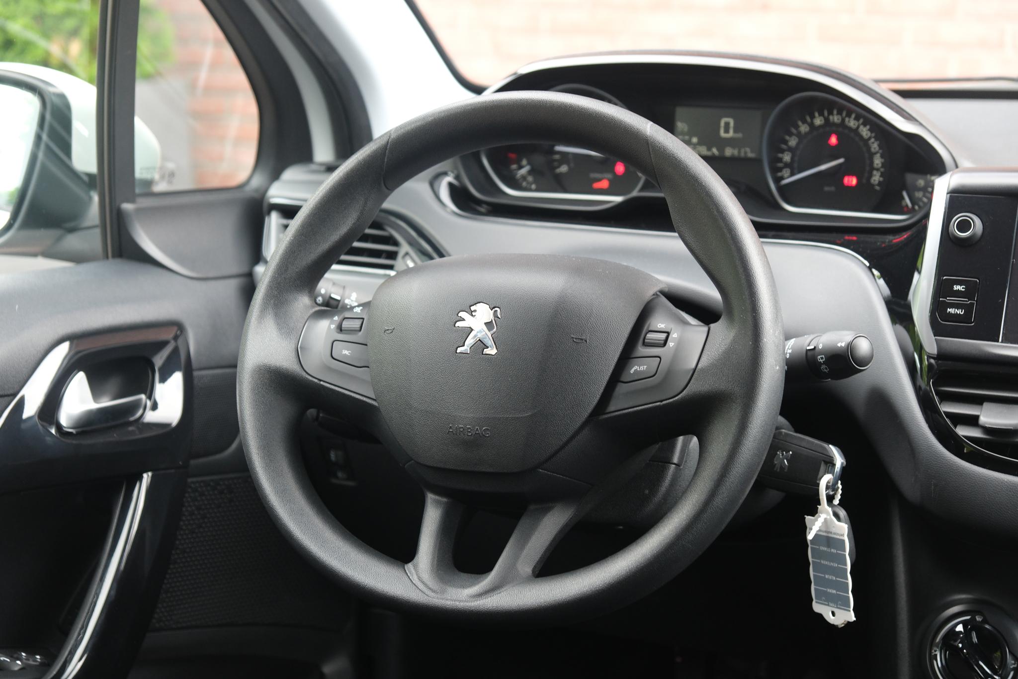 Peugeot 208 1.2 PureTech 82pk Blue Lion | Navi | App Connect | Airco | Cruise | PDC afbeelding 9