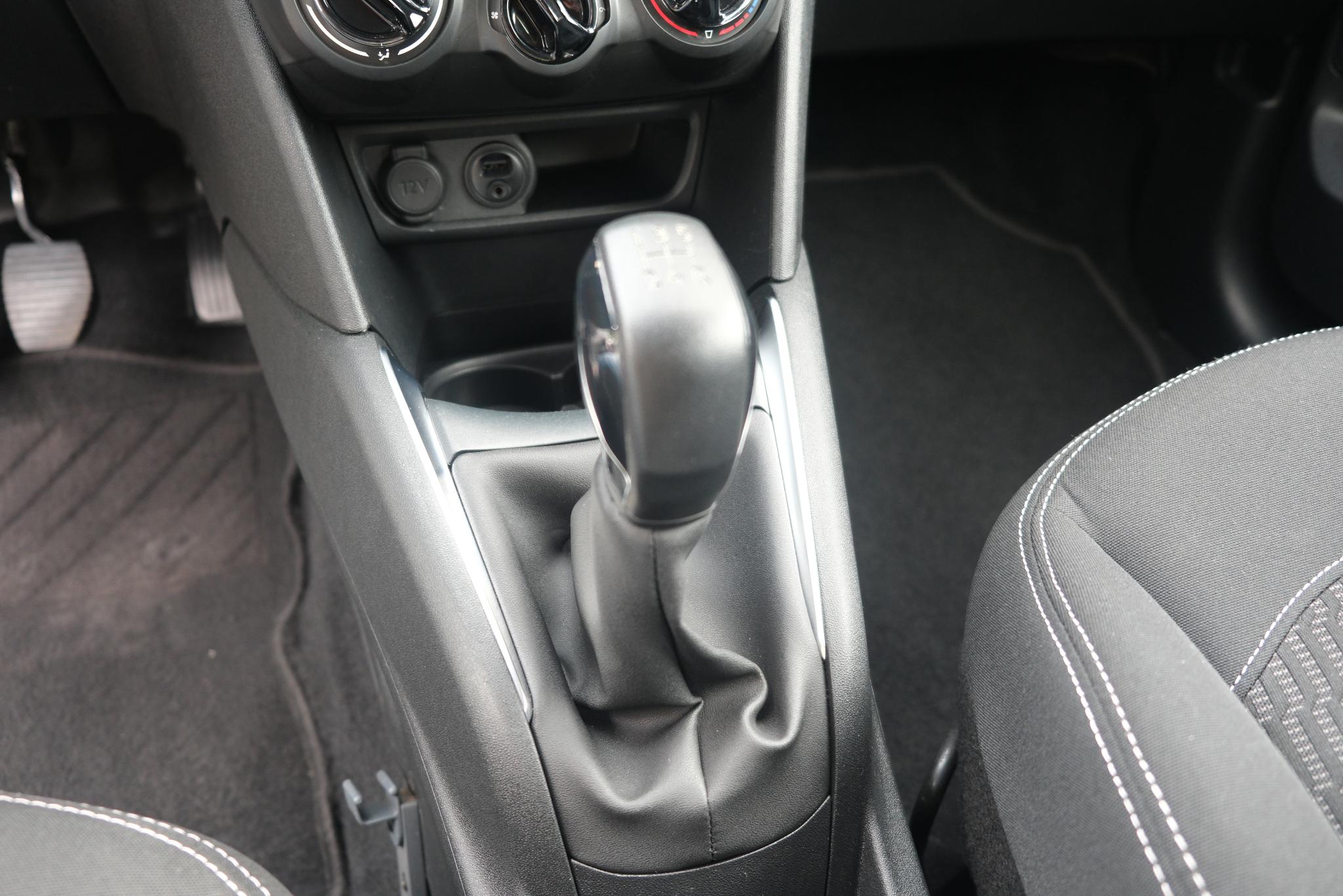 Peugeot 208 1.2 PureTech 82pk Blue Lion | Navi | App Connect | Airco | Cruise | PDC afbeelding 22