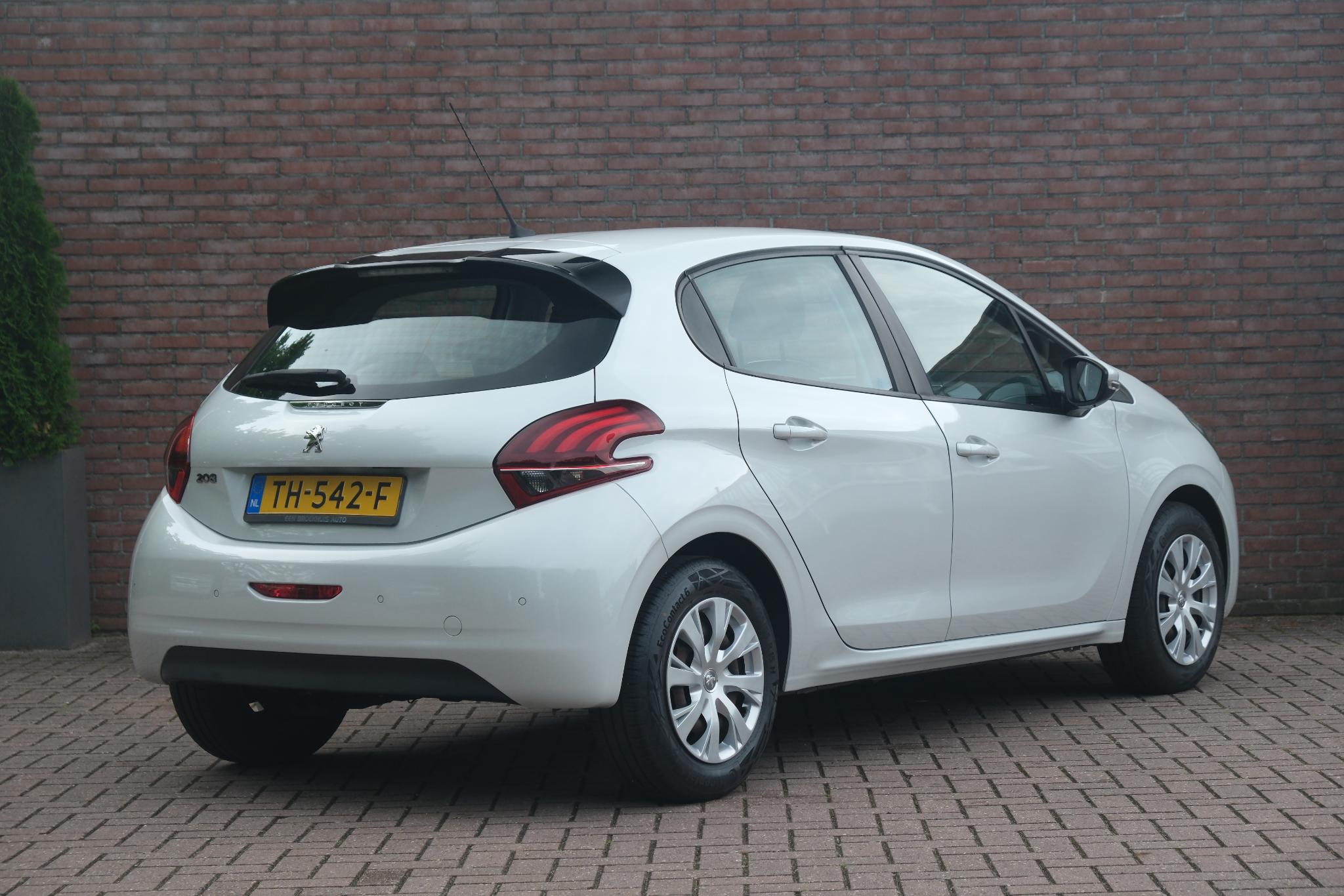 Peugeot 208 1.2 PureTech 82pk Blue Lion | Navi | App Connect | Airco | Cruise | PDC afbeelding 28