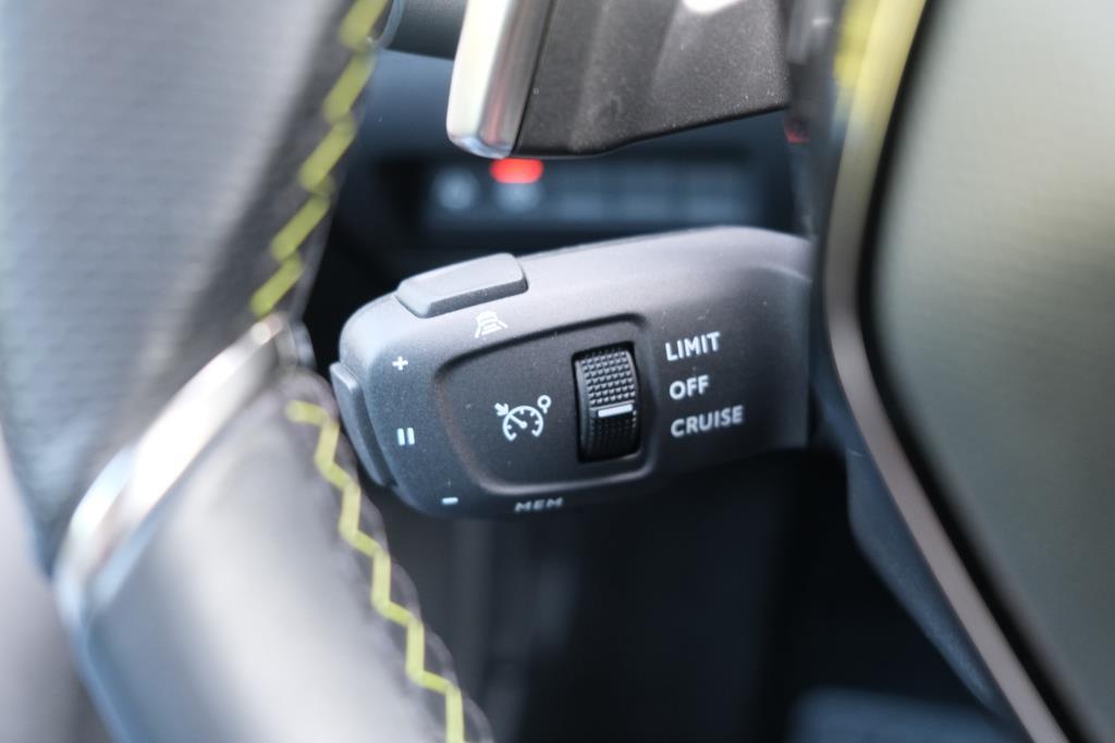 Peugeot 208 1.2 PureTech 100pk GT | Navi | Climate | Adaptive Cruise | Camera | Keyless | PDC afbeelding 11