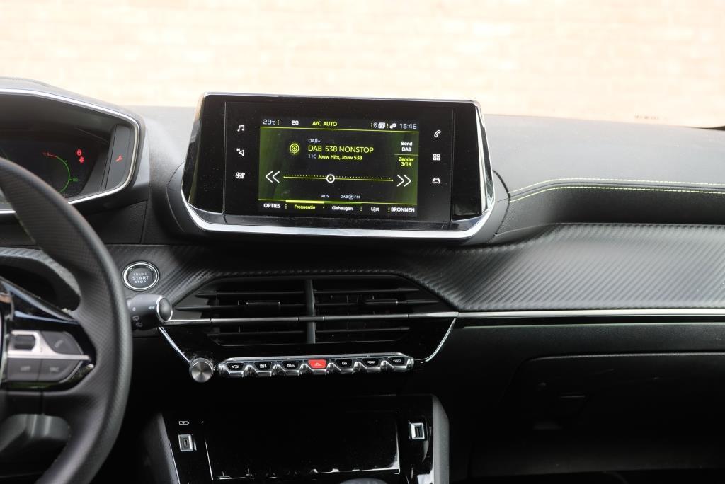 Peugeot 208 1.2 PureTech 100pk GT | Navi | Climate | Adaptive Cruise | Camera | Keyless | PDC afbeelding 13