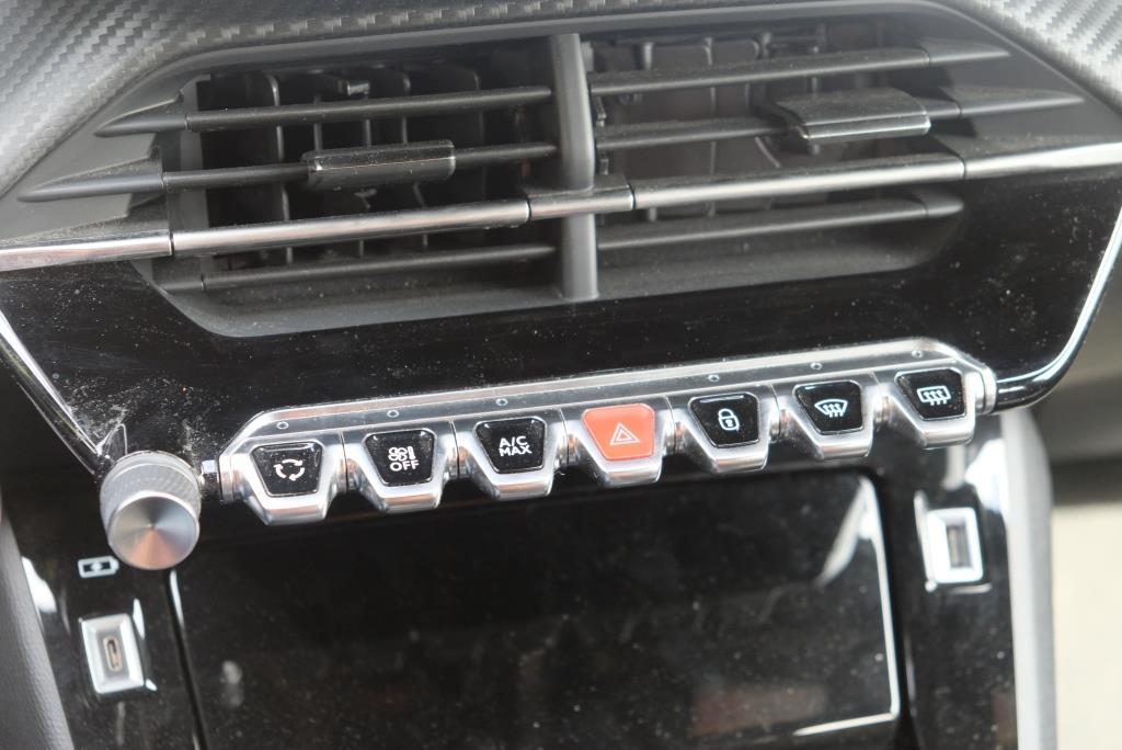 Peugeot 208 1.2 PureTech 100pk GT | Navi | Climate | Adaptive Cruise | Camera | Keyless | PDC afbeelding 19