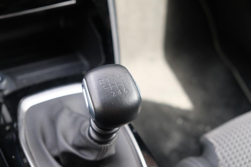 Peugeot 208 1.2 PureTech 100pk GT | Navi | Climate | Adaptive Cruise | Camera | Keyless | PDC afbeelding 20