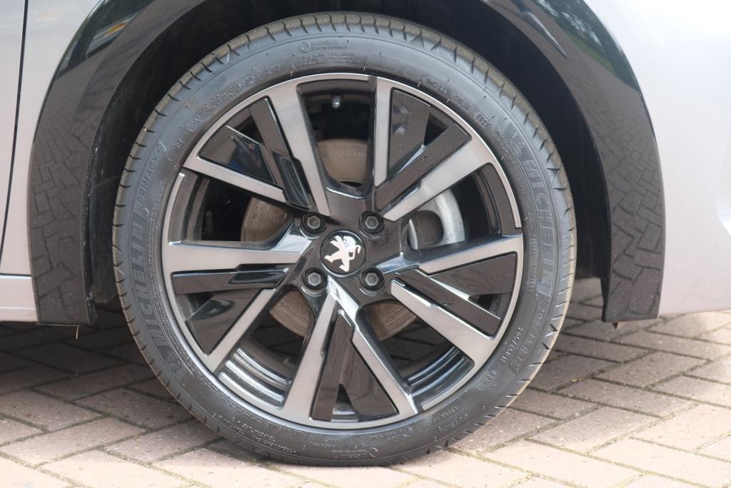Peugeot 208 1.2 PureTech 100pk GT | Navi | Climate | Adaptive Cruise | Camera | Keyless | PDC afbeelding 22