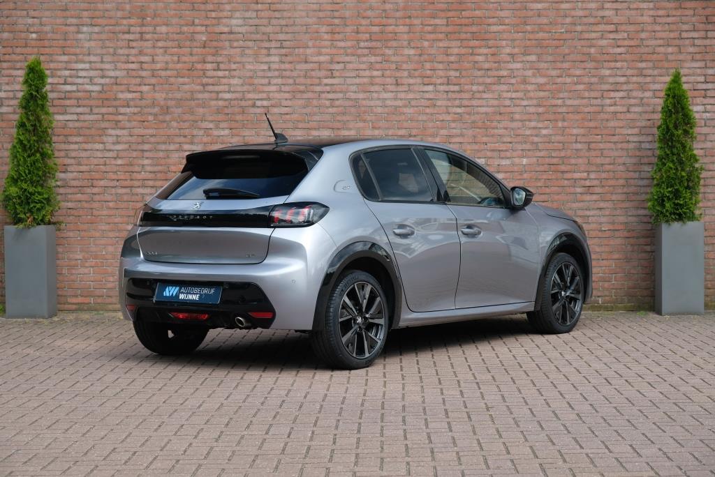 Peugeot 208 1.2 PureTech 100pk GT | Navi | Climate | Adaptive Cruise | Camera | Keyless | PDC afbeelding 24