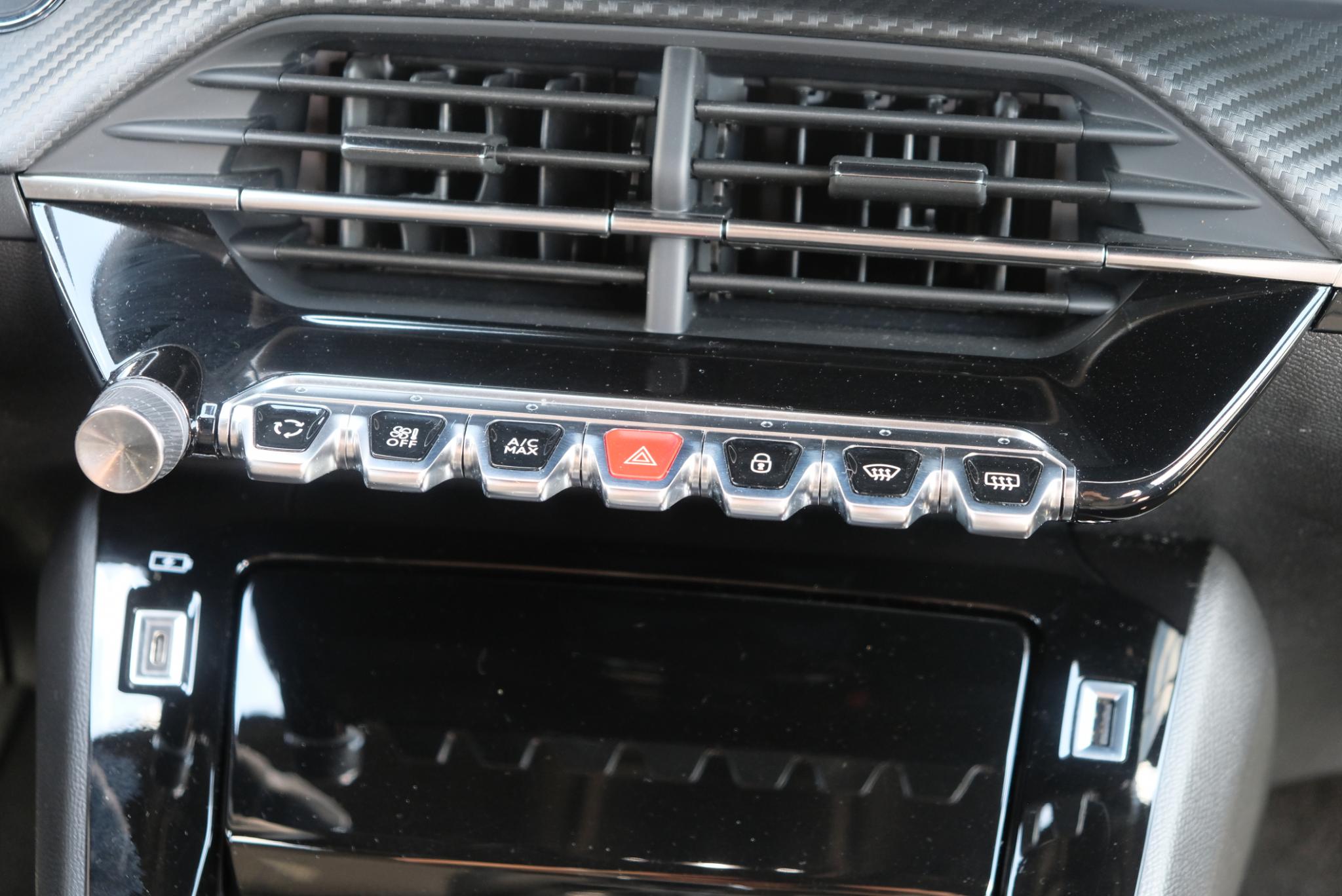 Peugeot 208 1.2 PureTech 100pk GT | Navi | Climate | Adaptive Cruise | Camera | Keyless | PDC afbeelding 11