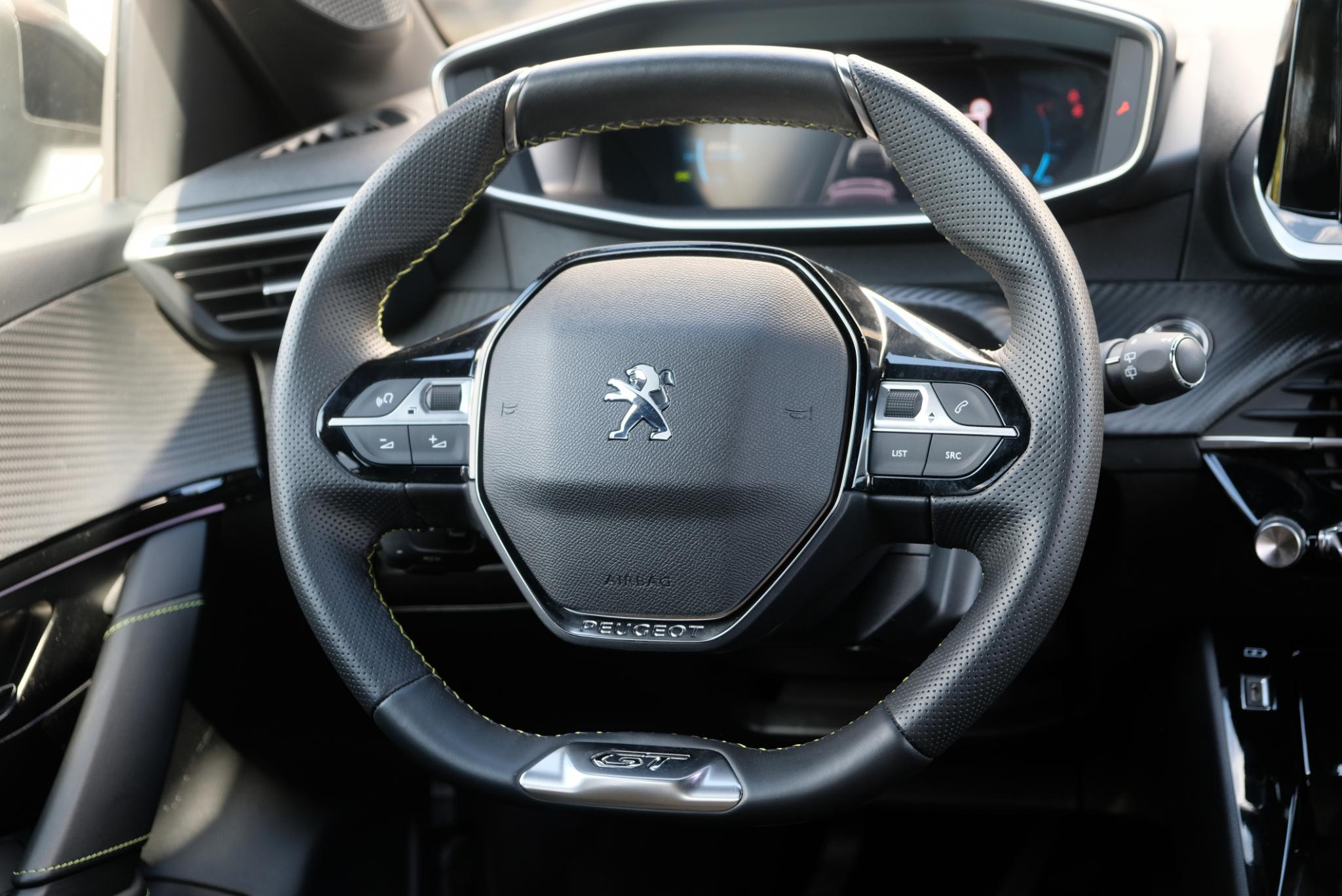 Peugeot 208 1.2 PureTech 100pk GT | Navi | Climate | Adaptive Cruise | Camera | Keyless | PDC afbeelding 12
