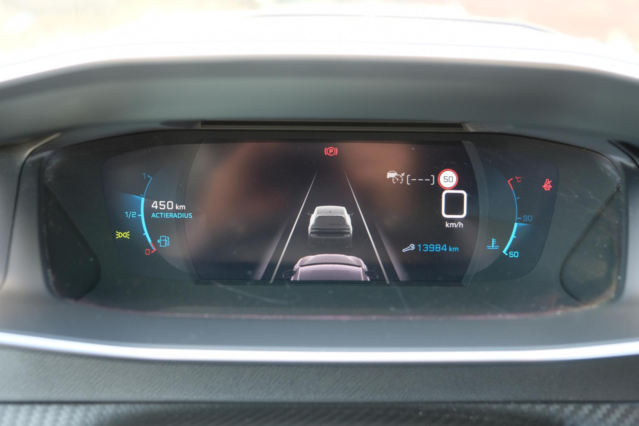 Peugeot 208 1.2 PureTech 100pk GT | Navi | Climate | Adaptive Cruise | Camera | Keyless | PDC afbeelding 15