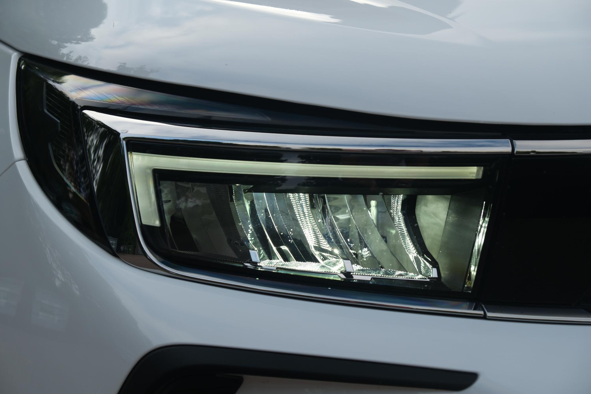 Opel Grandland 1.2 Turbo 130pk GS | Navi |  Climate | Cruise | Camera | Blind Spot | PDC | Winter Pakket afbeelding 2