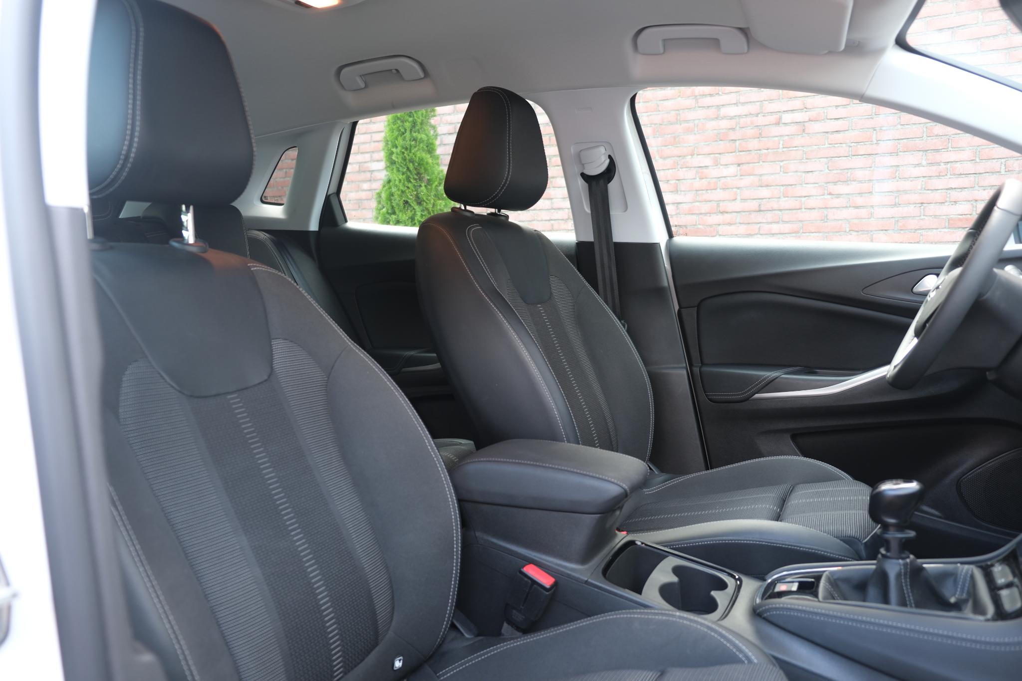 Opel Grandland 1.2 Turbo 130pk GS | Navi |  Climate | Cruise | Camera | Blind Spot | PDC | Winter Pakket afbeelding 4