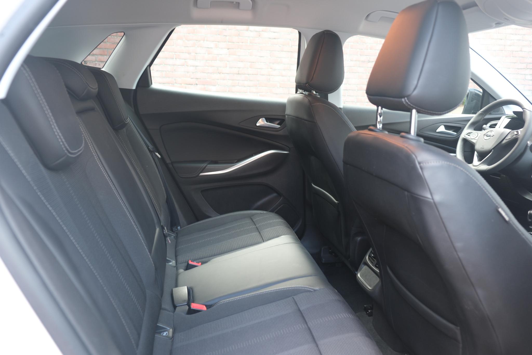 Opel Grandland 1.2 Turbo 130pk GS | Navi |  Climate | Cruise | Camera | Blind Spot | PDC | Winter Pakket afbeelding 5