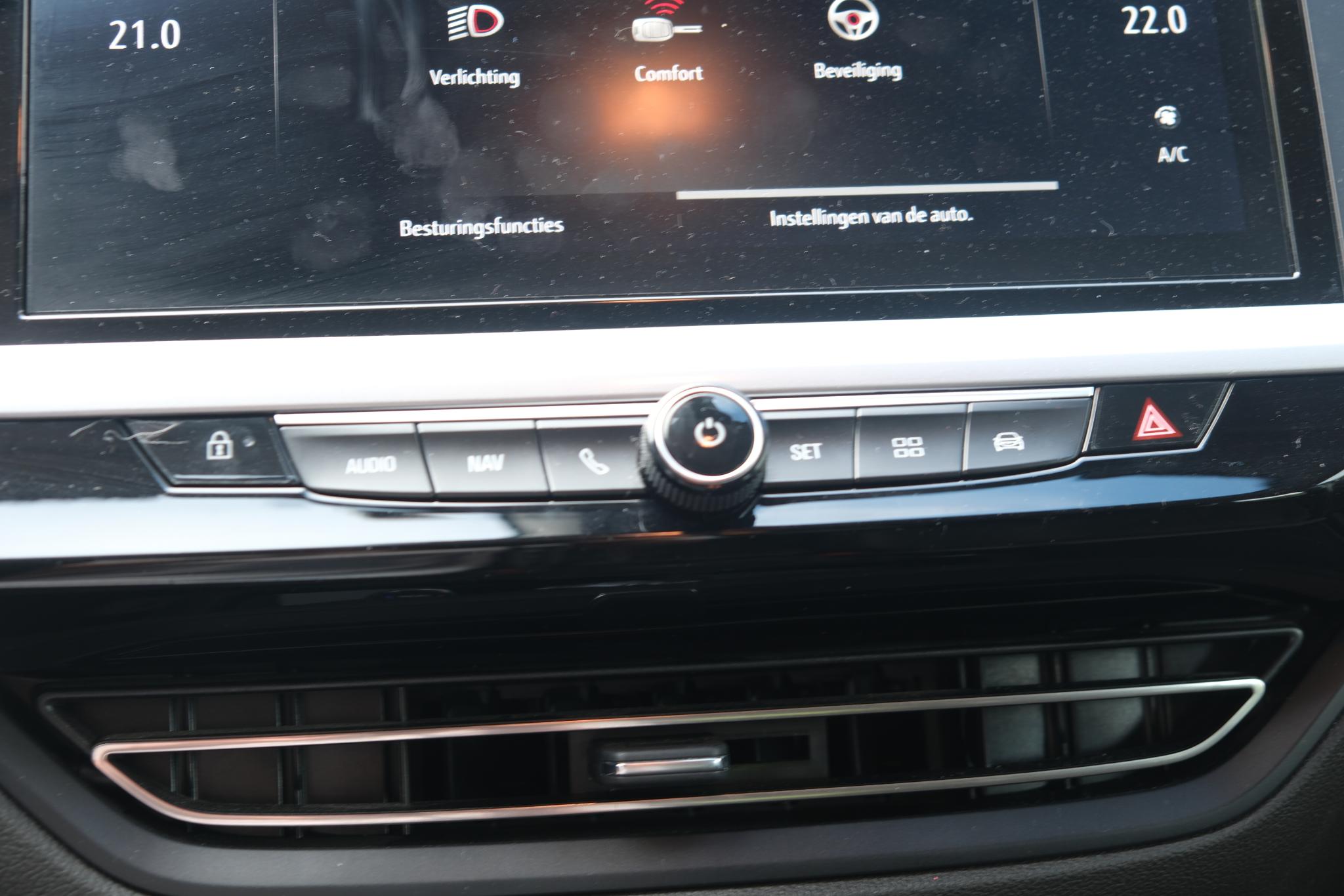 Opel Grandland 1.2 Turbo 130pk GS | Navi |  Climate | Cruise | Camera | Blind Spot | PDC | Winter Pakket afbeelding 18