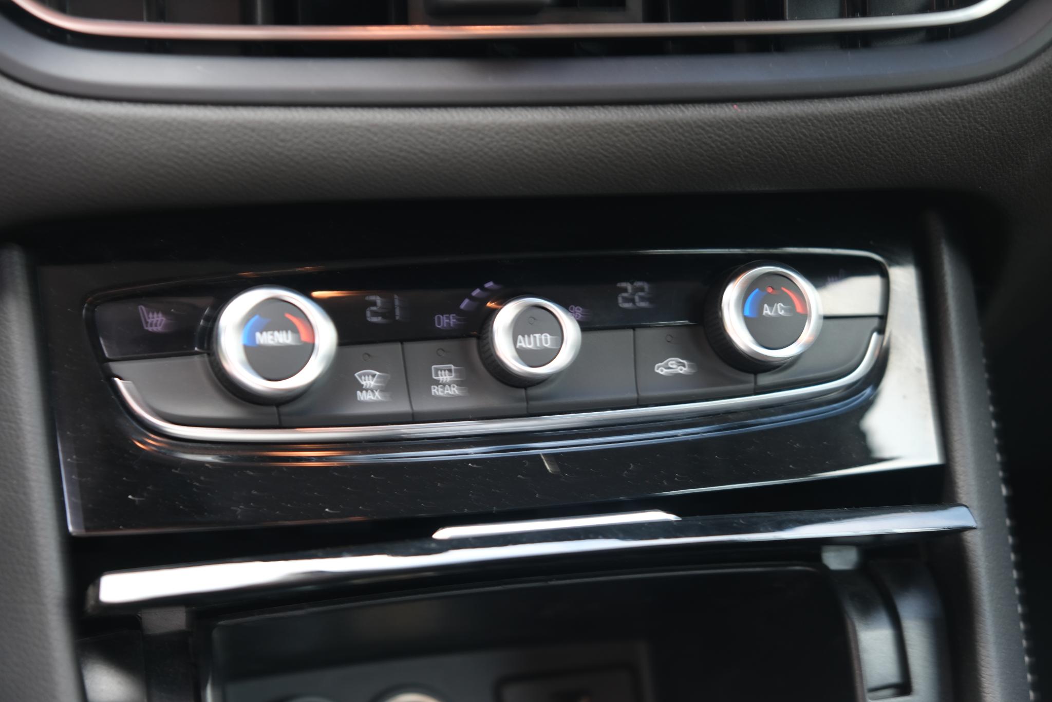 Opel Grandland 1.2 Turbo 130pk GS | Navi |  Climate | Cruise | Camera | Blind Spot | PDC | Winter Pakket afbeelding 19