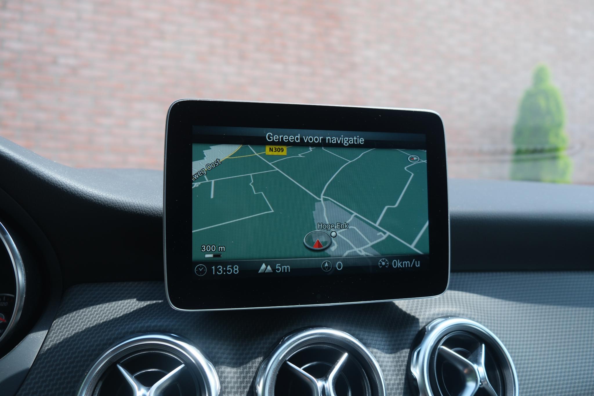 Mercedes-Benz GLA 180 122pk Business Solution | Navi | Climate | Cruise | Camera | 17" velgen afbeelding 10