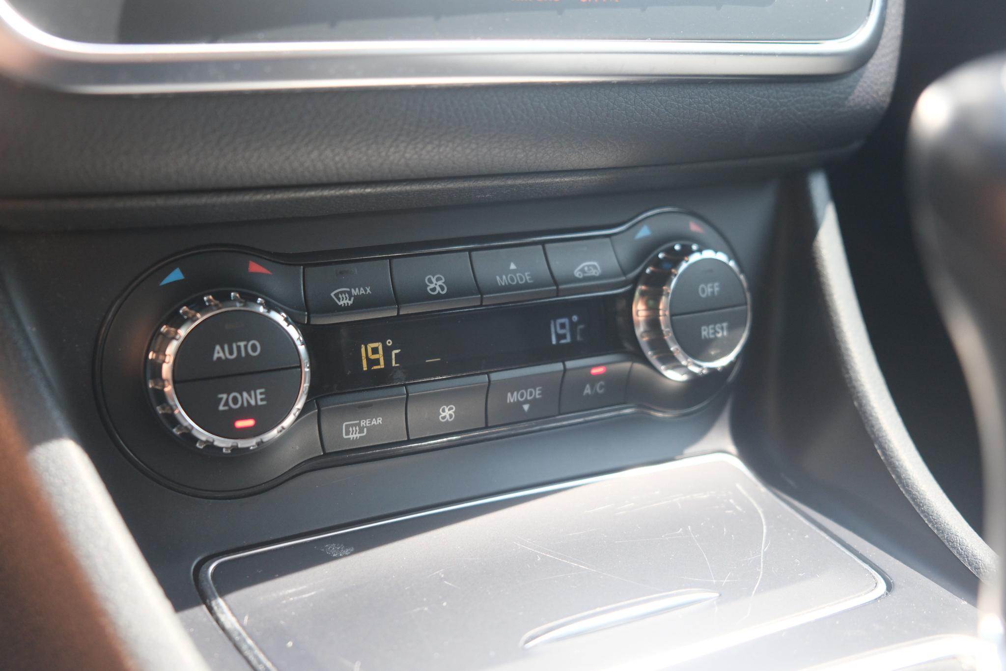 Mercedes-Benz GLA 180 122pk Business Solution | Navi | Climate | Cruise | Camera | 17" velgen afbeelding 15